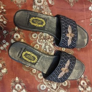 Vintage Luxury Leather Slides Needlepoint Bees 🐝